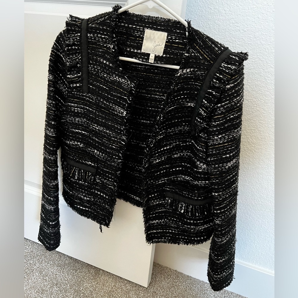 NORDSTROM JOIE BLAZER FROM DESIGNER SECTION. WORN LESS THAN 5 TIMES. LIKE NEW.